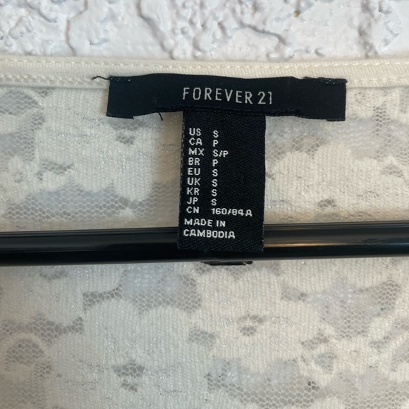 Forever 21 off white long sleeve lacy crop top - Picture 3 of 3